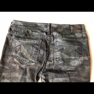 True religion camo low rise super skinny jeans